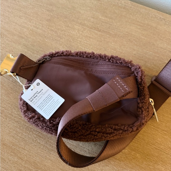 Lululemon Brown Fleece Belt Bag-NEW with tags - Picture 2 of 4